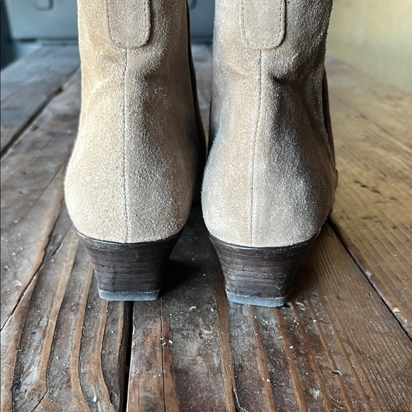 Like NEW! Aquatalia Beige Suede Chelsea boots women size 9 - Picture 4 of 7